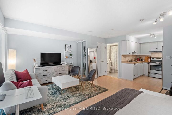 Property Photo:  230 King Street E 504  ON M5A 1K5 