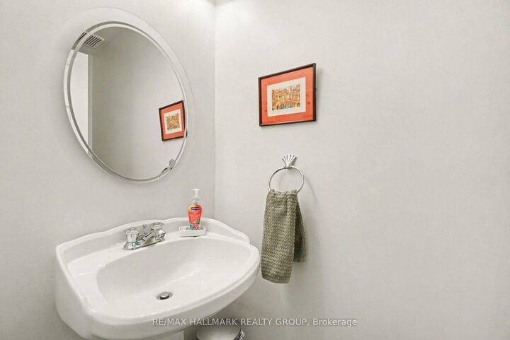 Property Photo:  48 Dunbarton Court  ON K1K 4L4 
