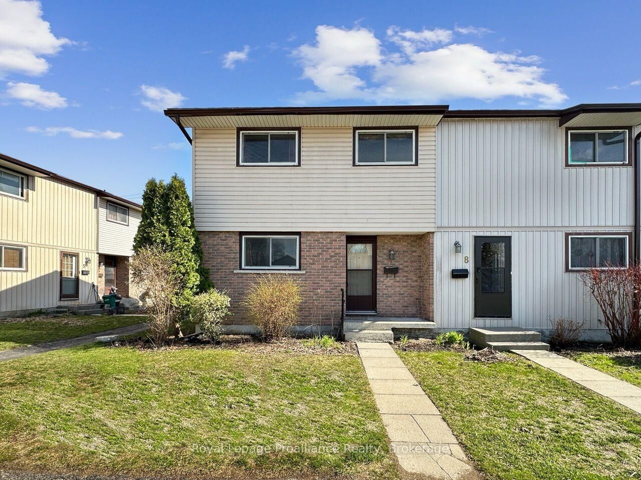 Property Photo: 7 Tiffany Place ON K8V 6A3