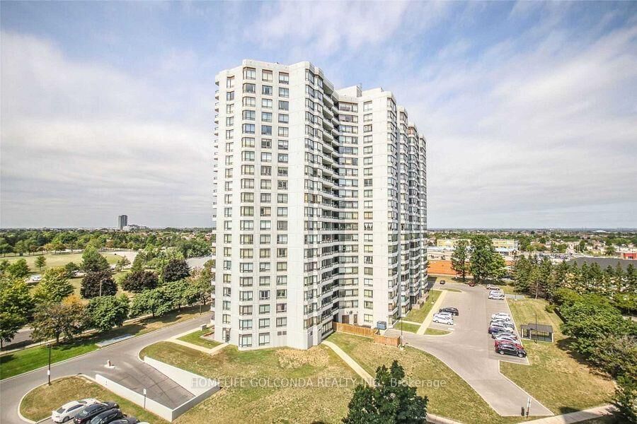 Property Photo: 330 Alton Towers Circle 912 ON M1V 5H3