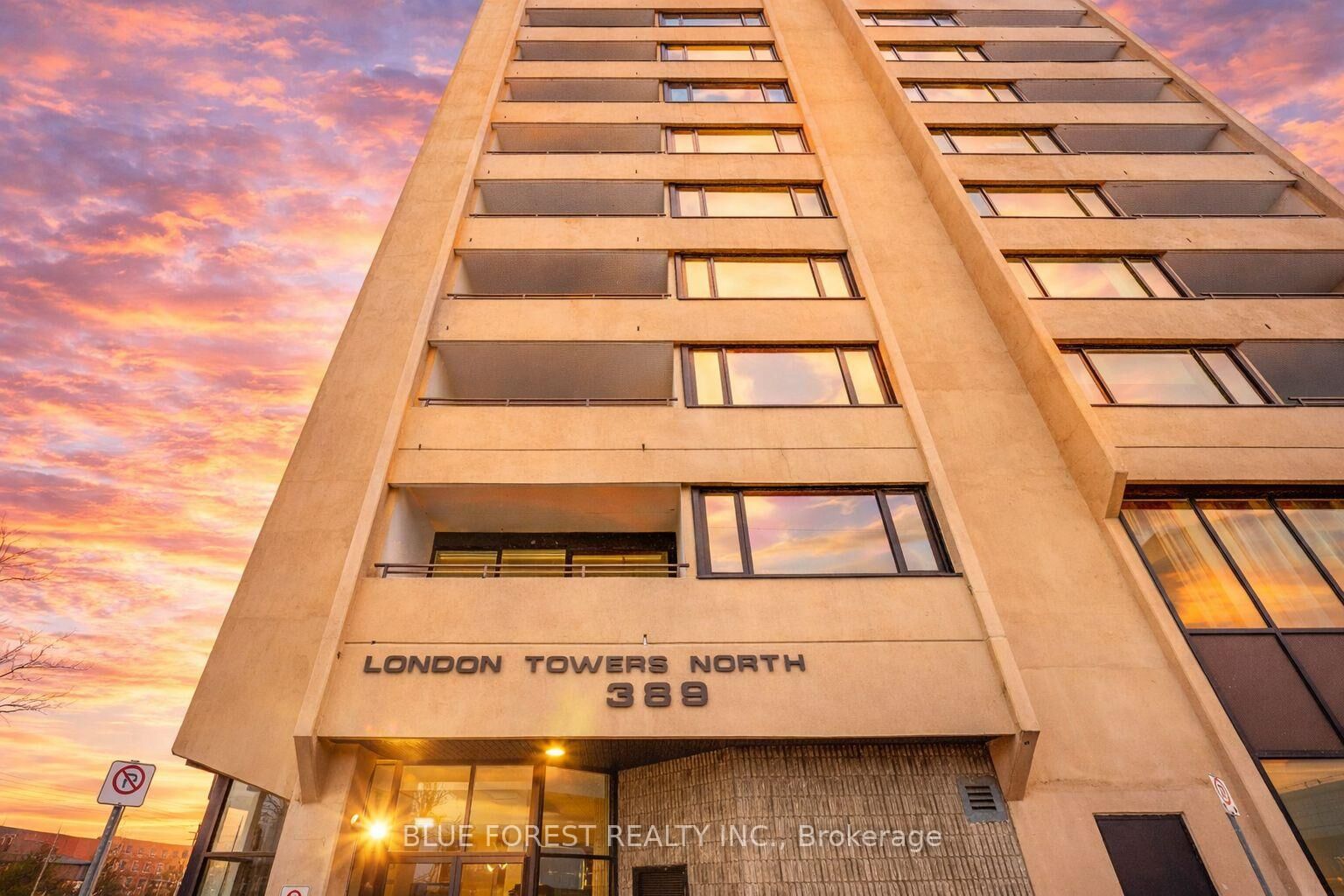 Property Photo:  389 Dundas Street W 1705  ON N6B 3L5 