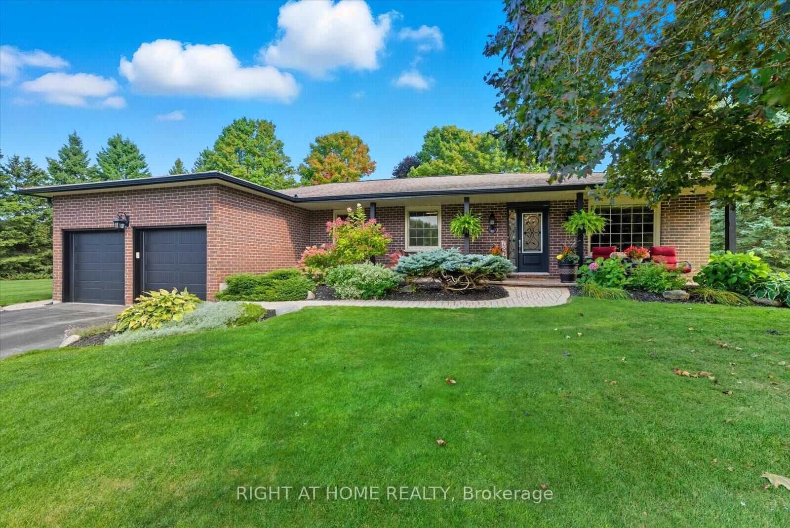 Property Photo: 620 Alma Street ON L9L 1C5