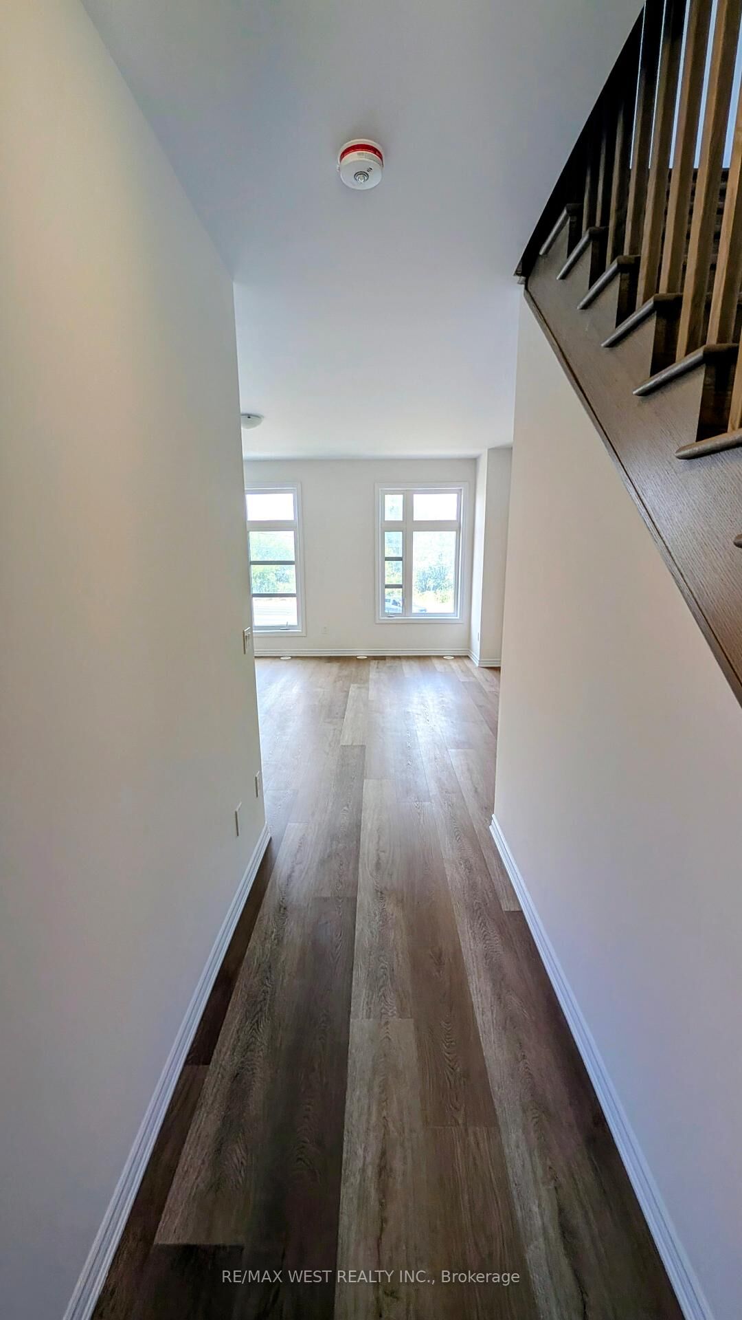 Property Photo:  91 Inverary Crescent  ON L4L 1A7 