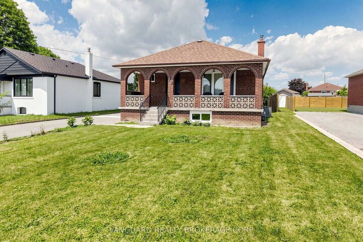 Property Photo:  22 Nash Drive  ON M3M 2L3 