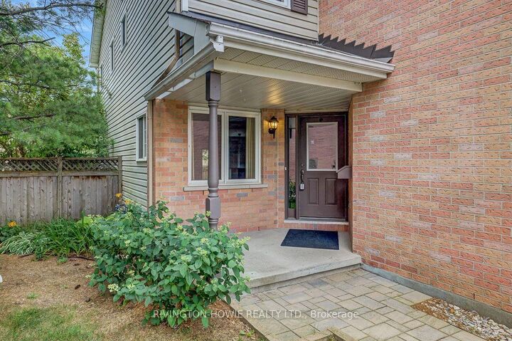Property Photo:  27 Crossing Bridge Court  ON K2S 1S2 