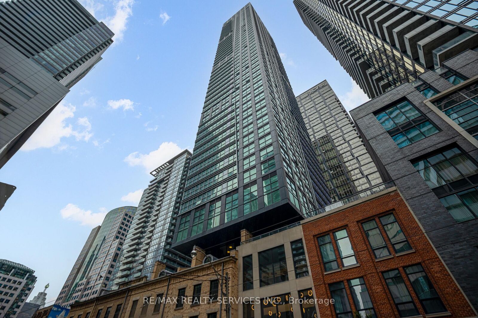 Photo de la propriété:  327 King Street W 4106  ON M5V 0W7 