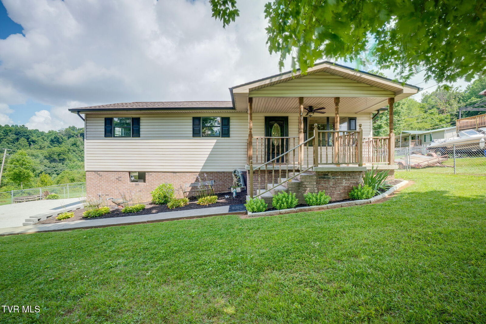 Property Photo: 1403 Charity Hill Road TN 37643