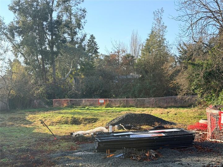 881 Jasmine Ave — photo 1
