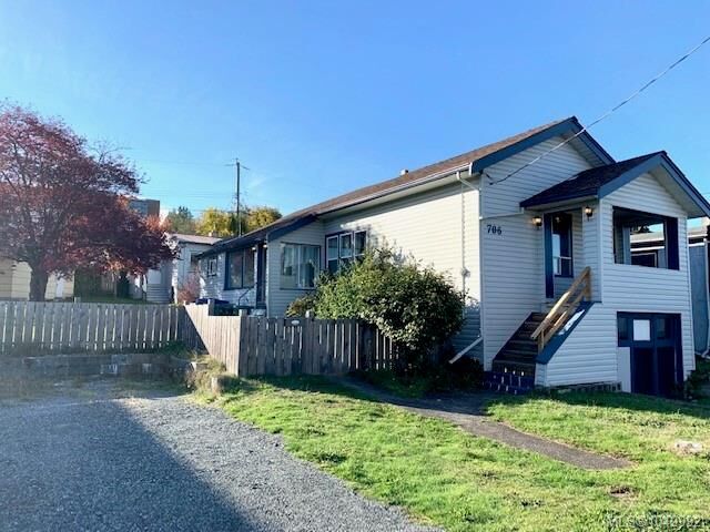 706 Haliburton St — photo 1