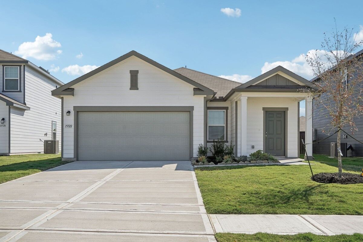 Property Photo: 12909 Kentucky Warbler Drive TX 78610