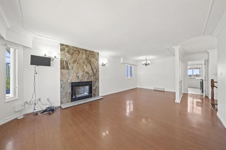 Property Photo: 638 E 61st Avenue BC V5X 2B9