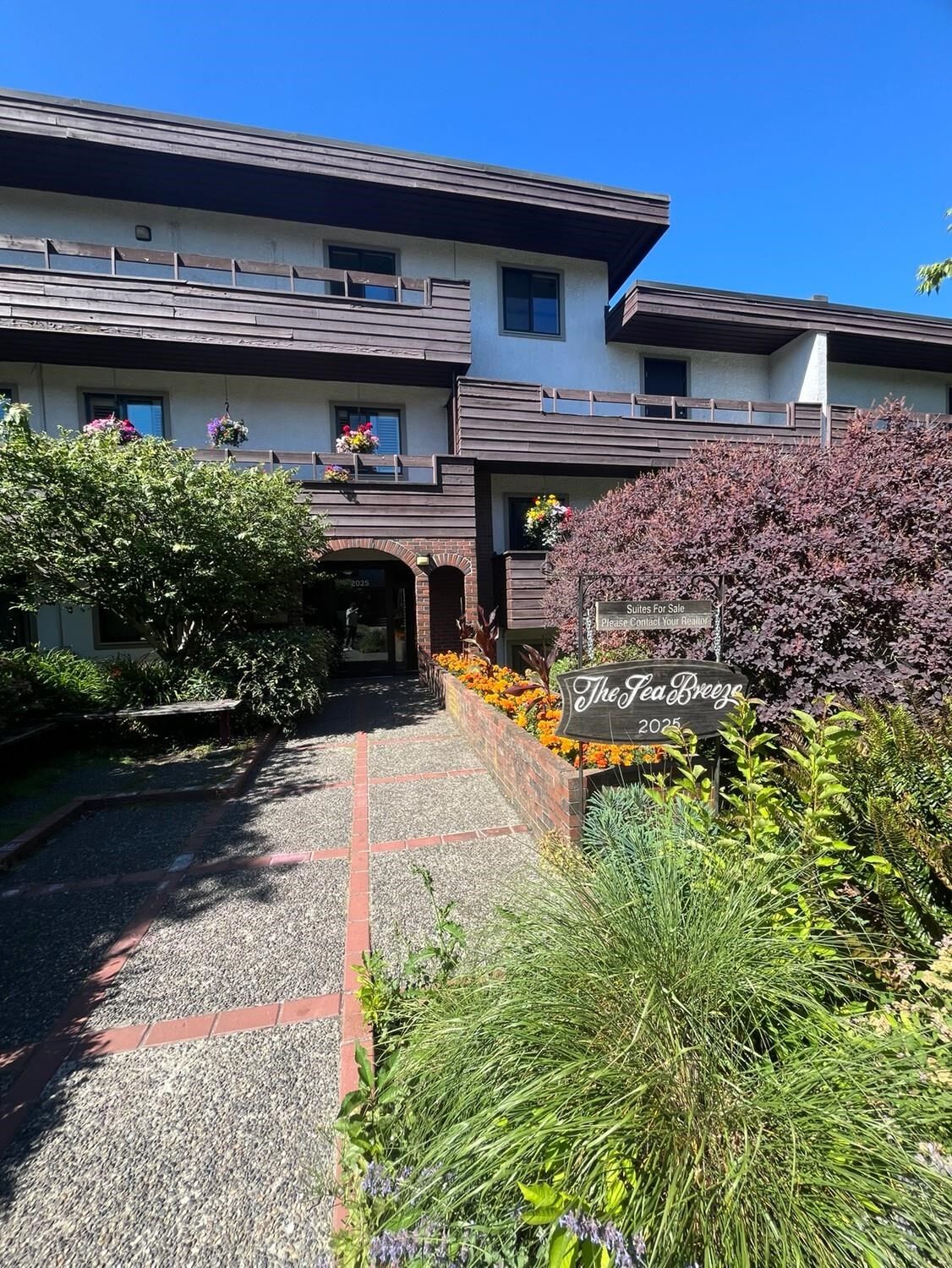 Property Photo:  2025 W 2nd Avenue 214  BC V6J 1J6 