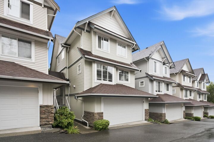 20582 67 Avenue 5 — photo 1