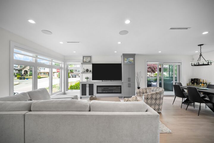 Property Photo: 1010 Augusta Avenue BC V5A 2V4