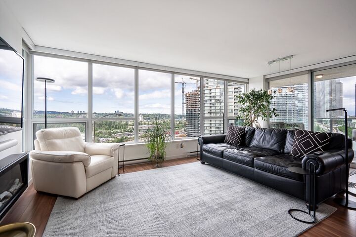 Property Photo: 2200 Douglas Road 1904 BC V5C 0G8