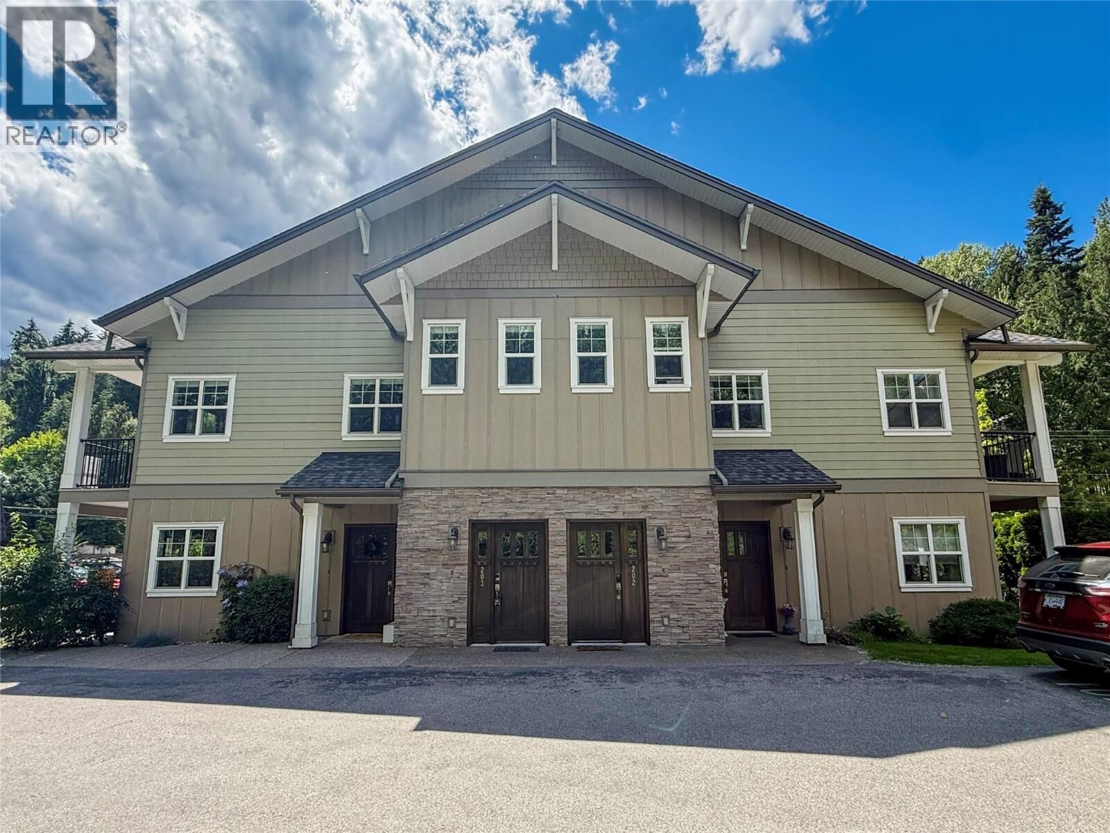 Property Photo:  2011 Perrier Road 103  BC V1L 6Y8 