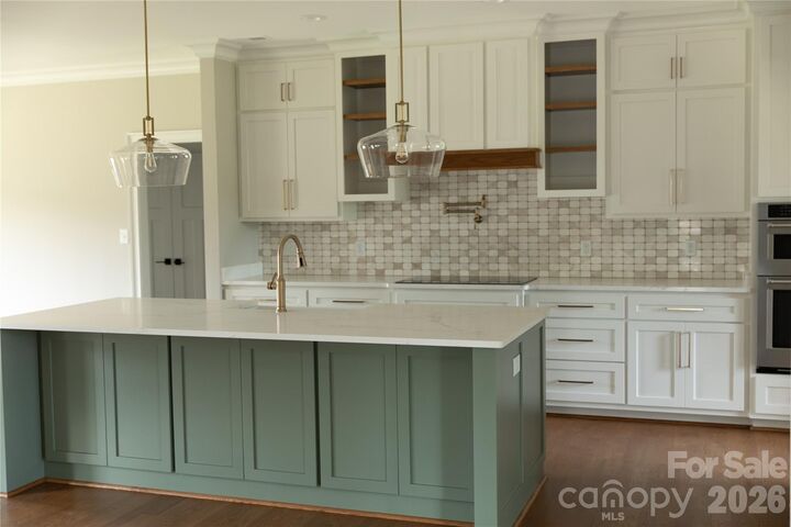 Property Photo: 2927 Tavistock Lane NC 28092