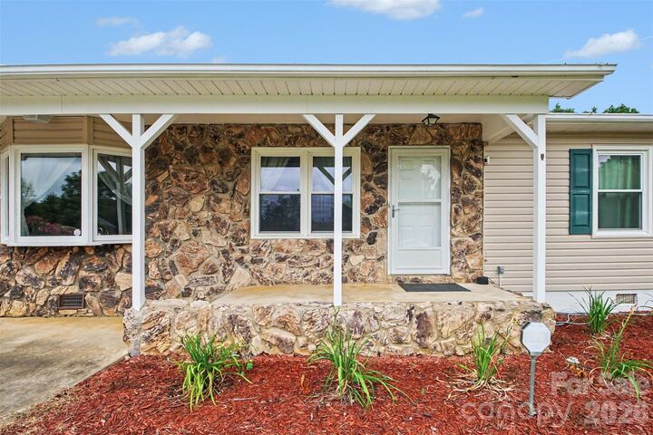 Property Photo:  155 Park Villa Road  NC 28146 