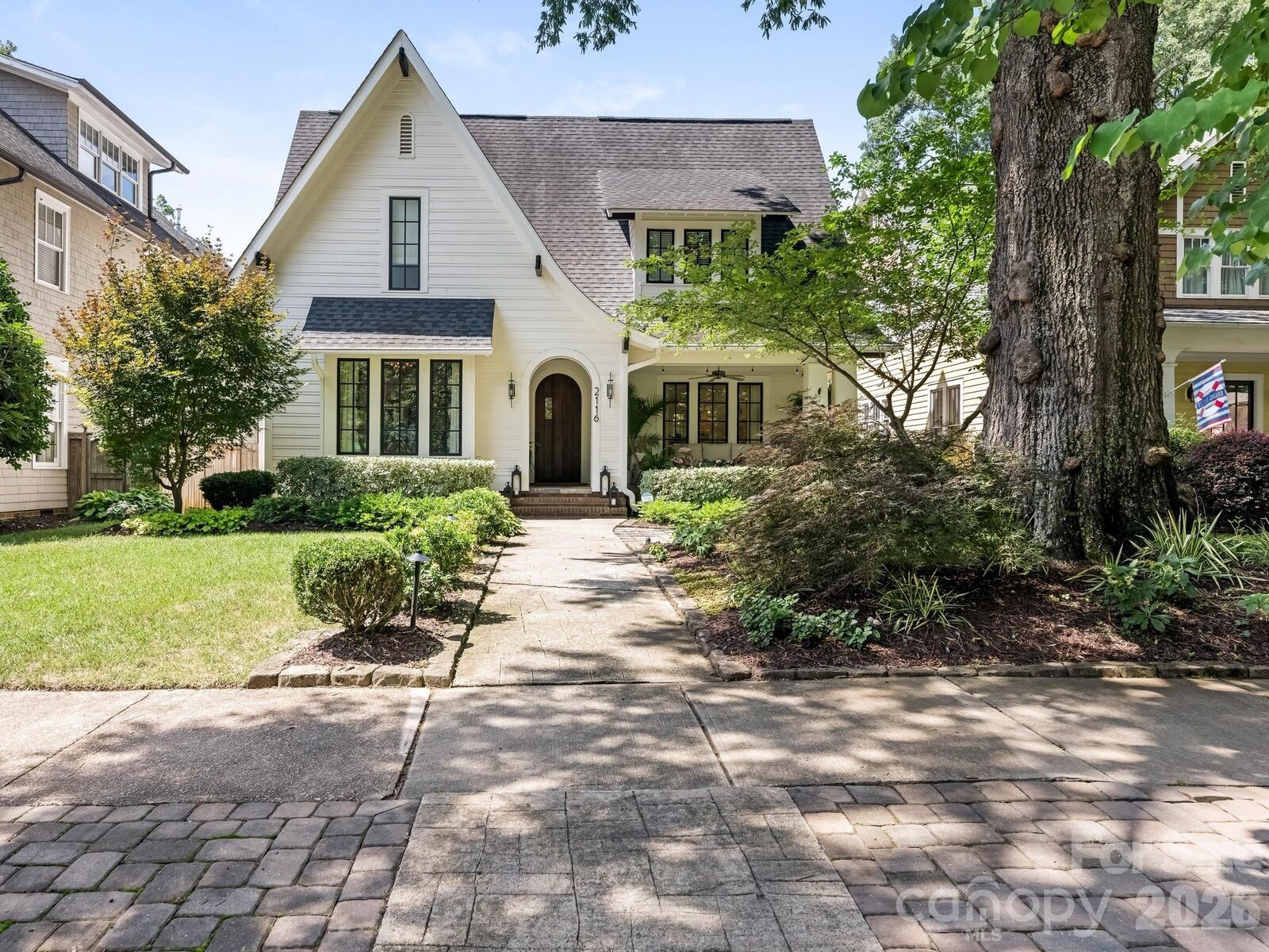 Property Photo: 2116 Midwood Place NC 28205