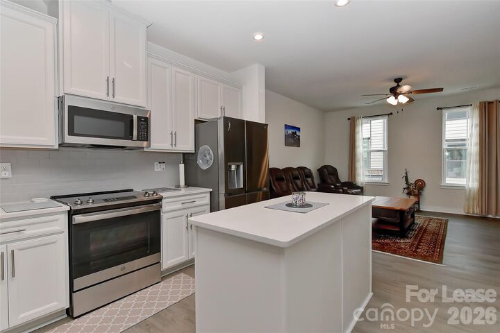 Property Photo:  421 Spearfield Lane  NC 28205 