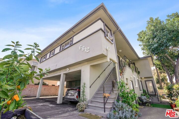 Property Photo:  6612 De Longpre Ave, Unit 5  CA 90028 