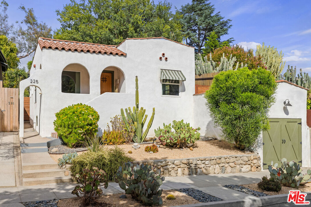 Property Photo:  225 N Avenue 49  CA 90042 