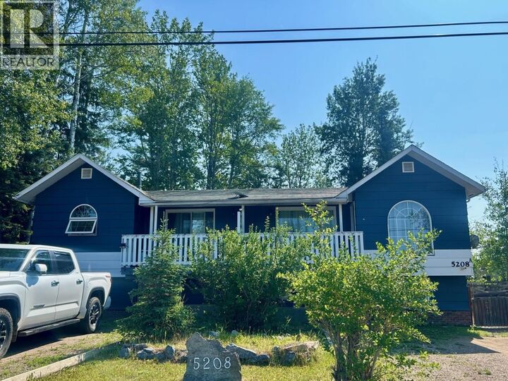 5208 43 Street — photo 1