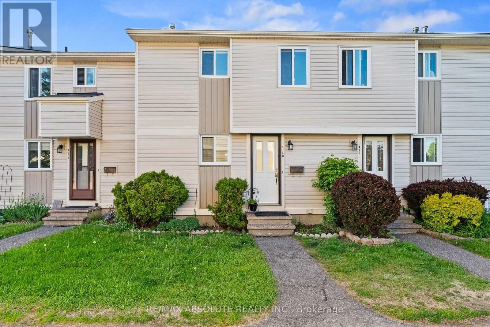 Property Photo: 413 Woodfield Drive #D ON K2G 4B7