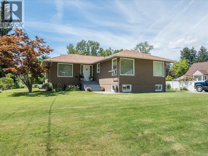 1120 Columbia Avenue — photo 1