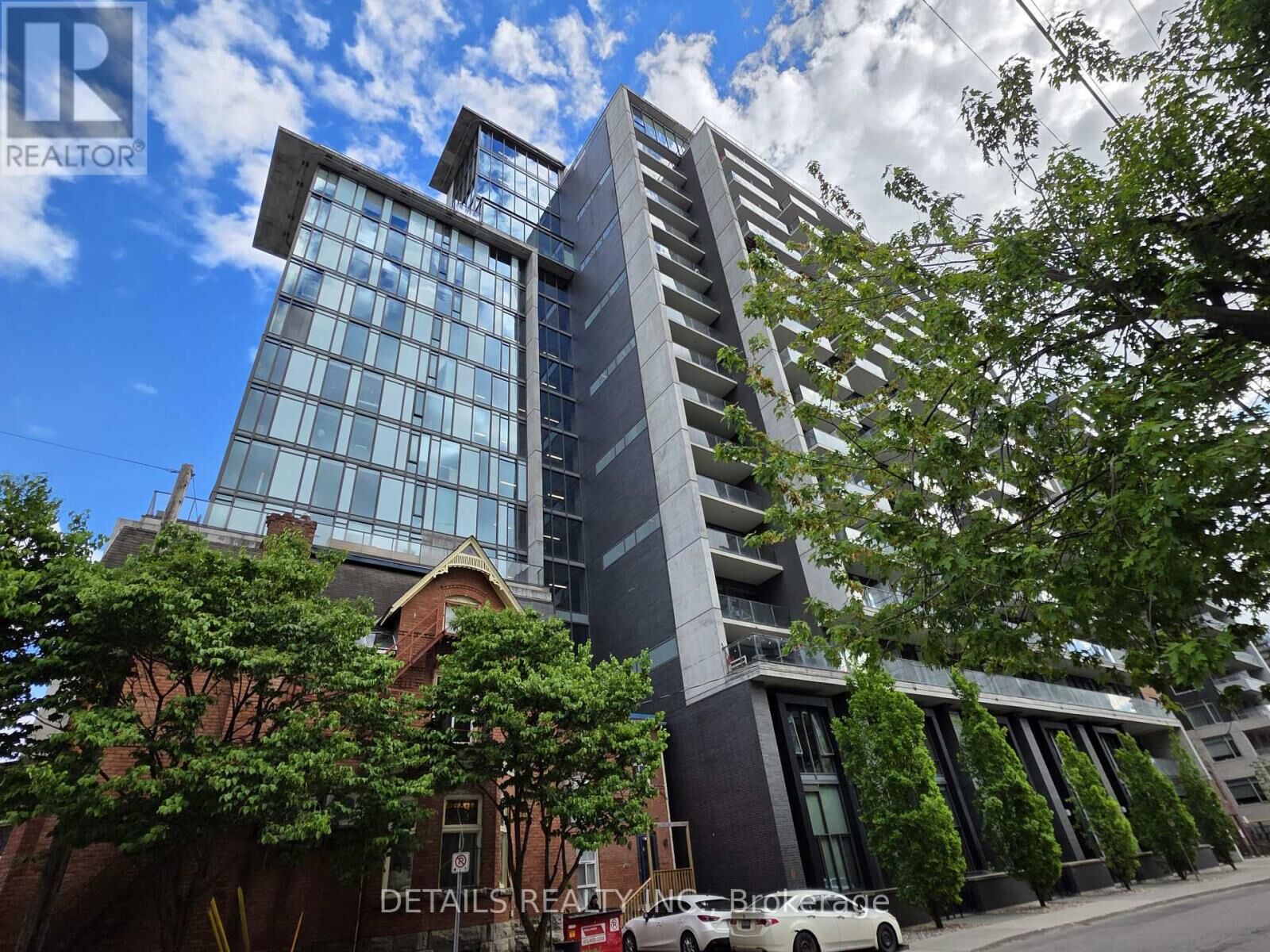 Property Photo: 224 Lyon Street North 812 ON K1R 5V9