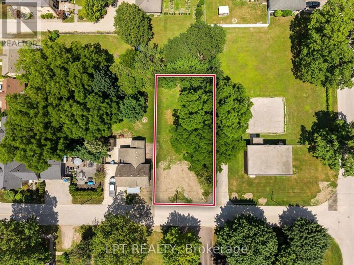 224 Roskeen Street — photo 1