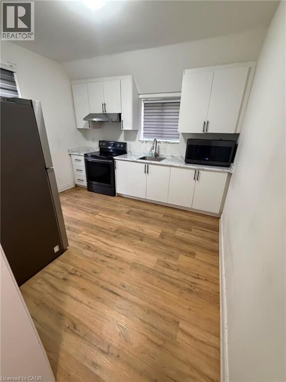 Property Photo:  133 Alfred Street  ON N3S 5G7 
