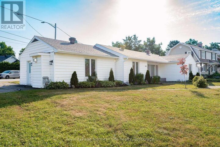 Property Photo: 840 McLaren Street ON P1B 3L8