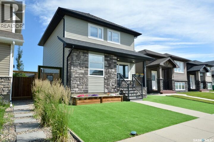 Property Photo: 414 Veltkamp Crescent SK S7T 0S2