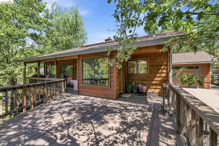 Property Photo: 18770 Broadhurst Dr CA 95383