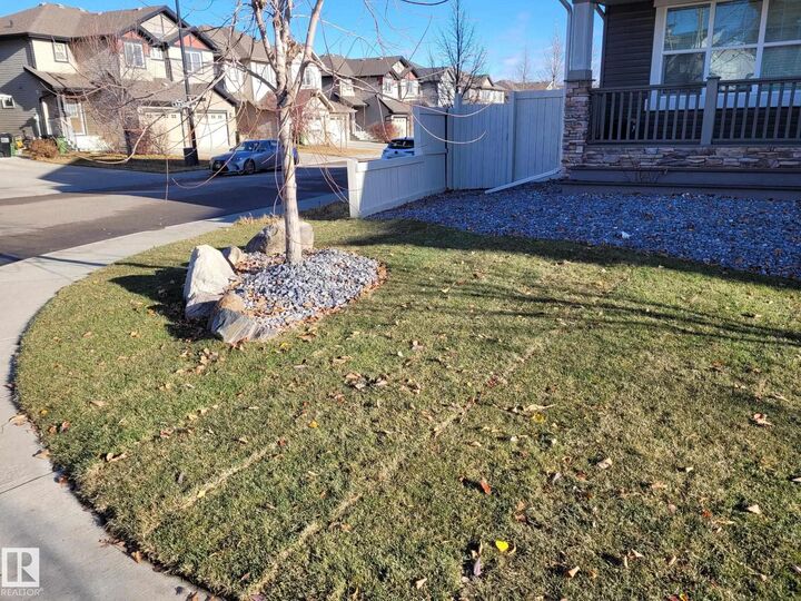 Property Photo:  1007 162 Street SW  AB T6W 2G9 