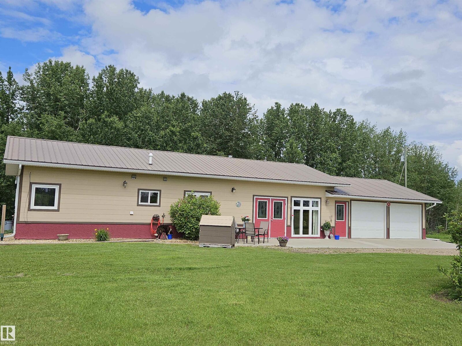 Property Photo: 56320 Range Road 102A AB T0A 2G0