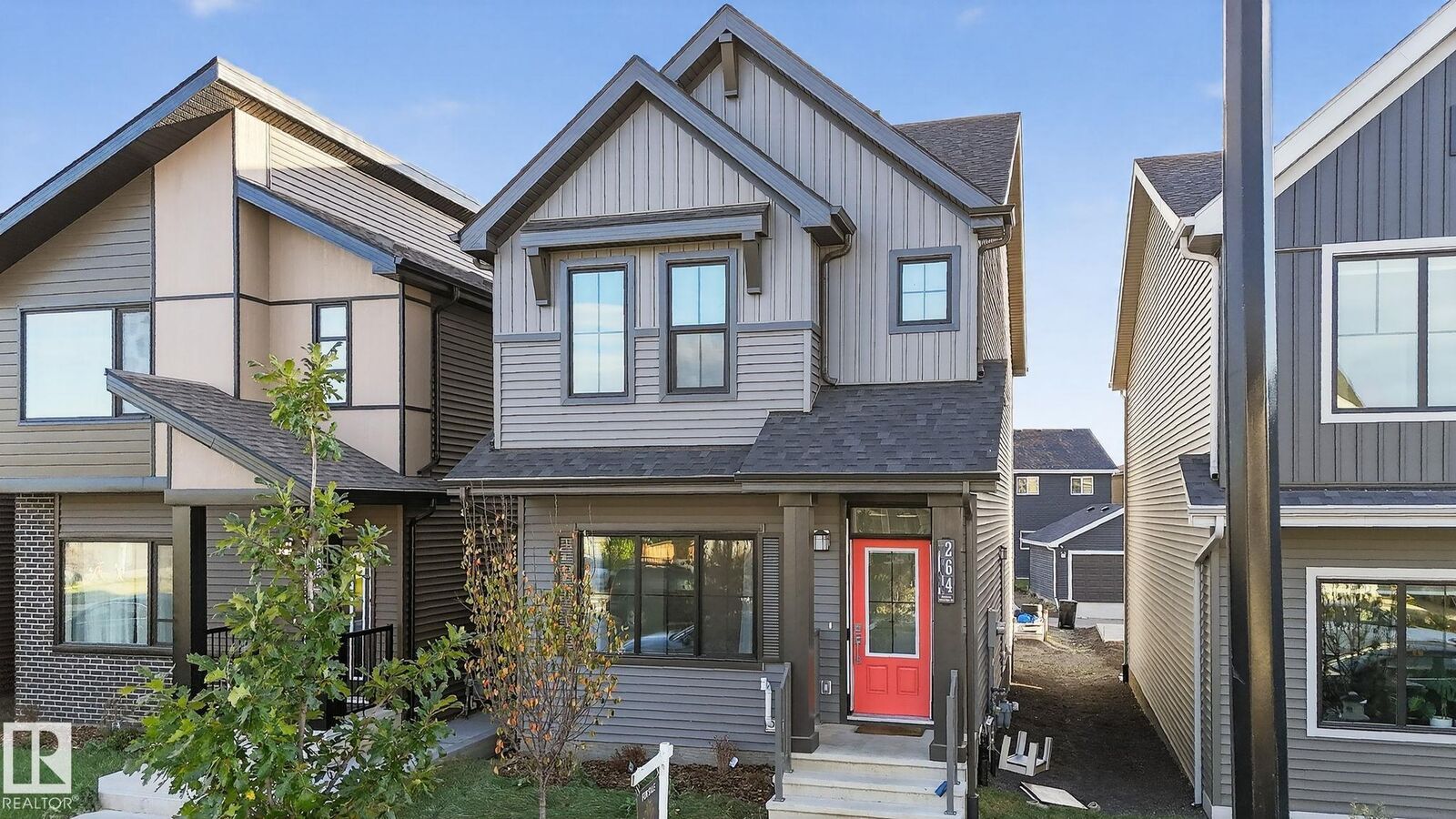 Property Photo: 264 Orchards Boulevard SW AB T6X 2Y6