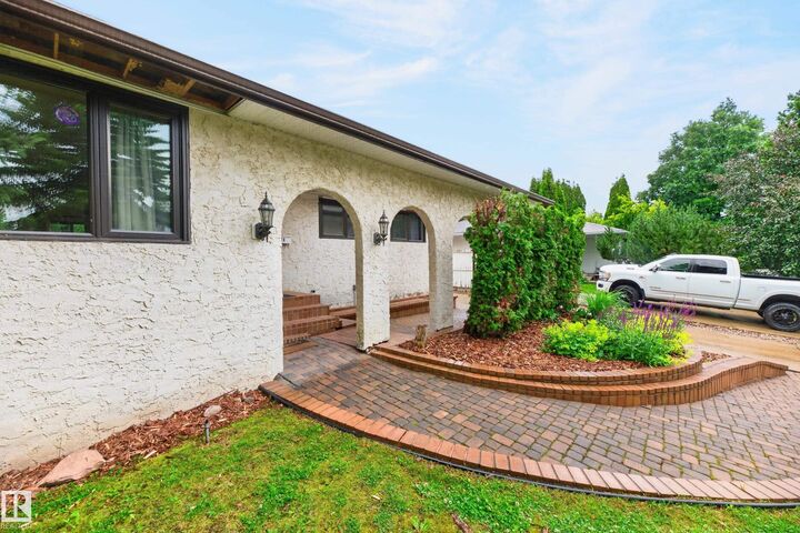 Property Photo: 116 Garland Crescent AB T8A 2R2