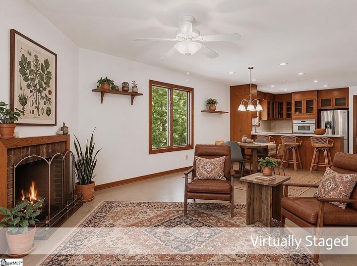 Property Photo:  2 Red Oak Road  SC 29615 