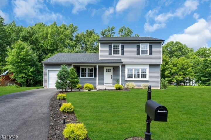Property Photo:  14 Dumont Round  NJ 08844 