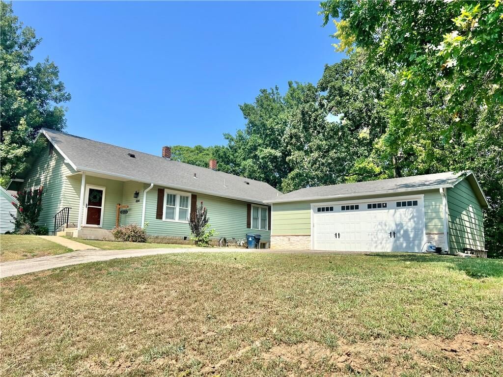 Property Photo:  1004 N 2nd Street  KS 67301 