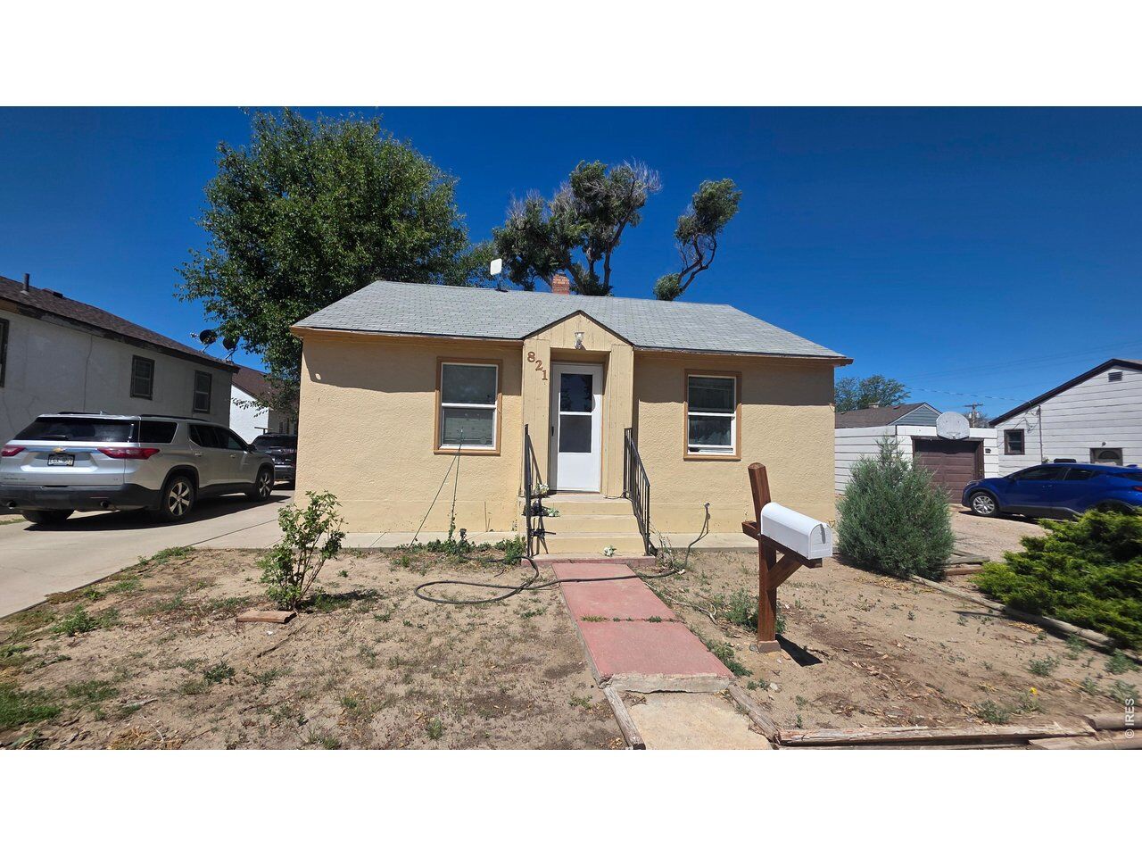Property Photo:  821 Deuel St  CO 80701 