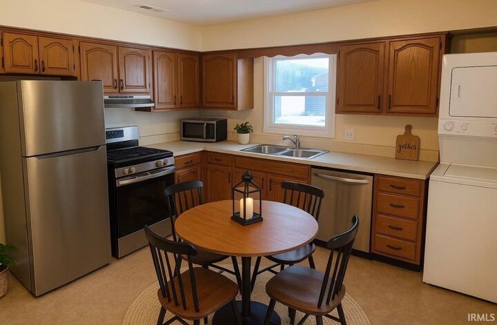 Property Photo: 10506 Oak Valley Drive IN 46845