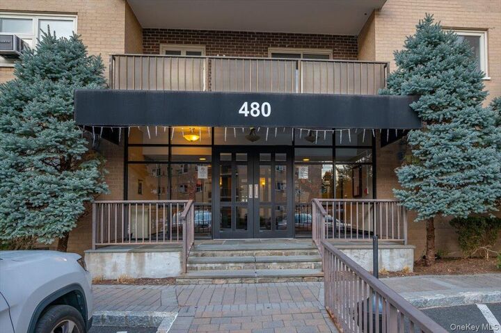 Property Photo:  480 Halstead Avenue 5M  NY 10528 
