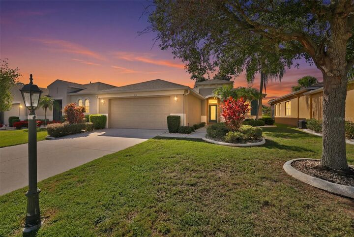 Property Photo:  838 King Leon Way  FL 33573 