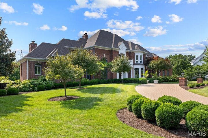 Property Photo: 41 Manderleigh Estate MO 63131