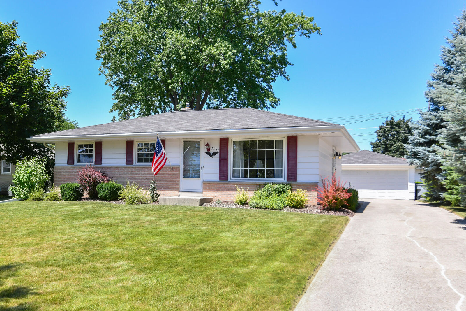 Property Photo:  5647 S Lorene Ave  WI 53221 
