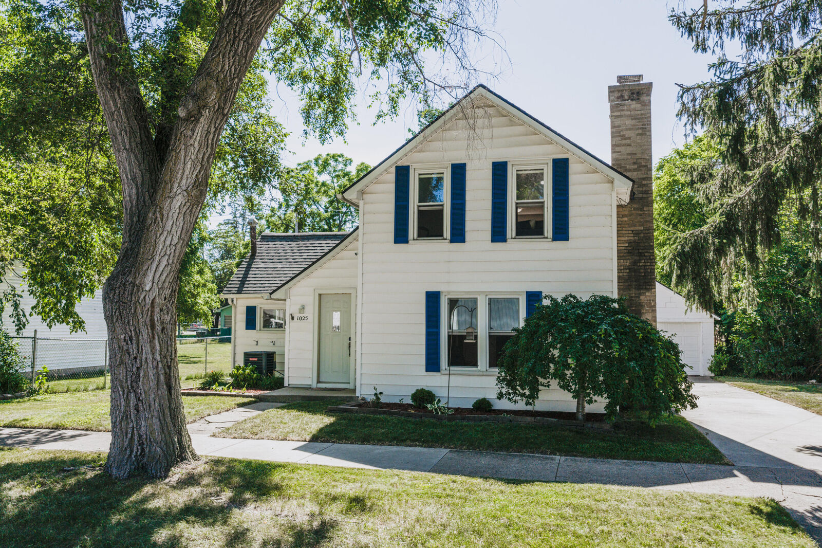 Property Photo: 1025 Marion Avenue MI 49307