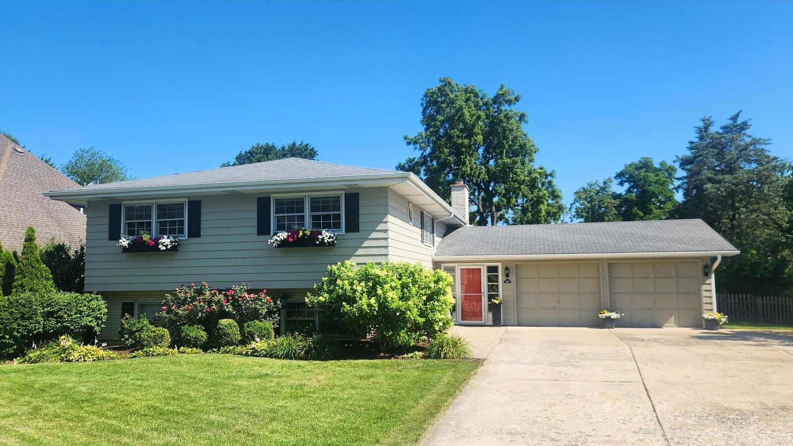 Property Photo:  600 Sherman Street  IL 60515 